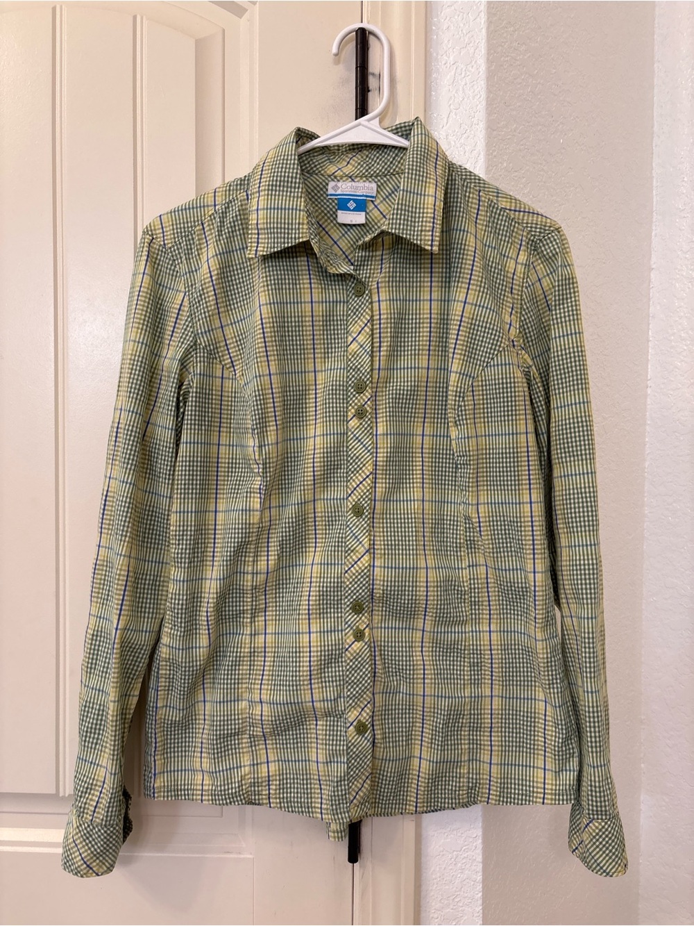 Columbia Women’s Green Plaid Button-Up Shirt Size Small